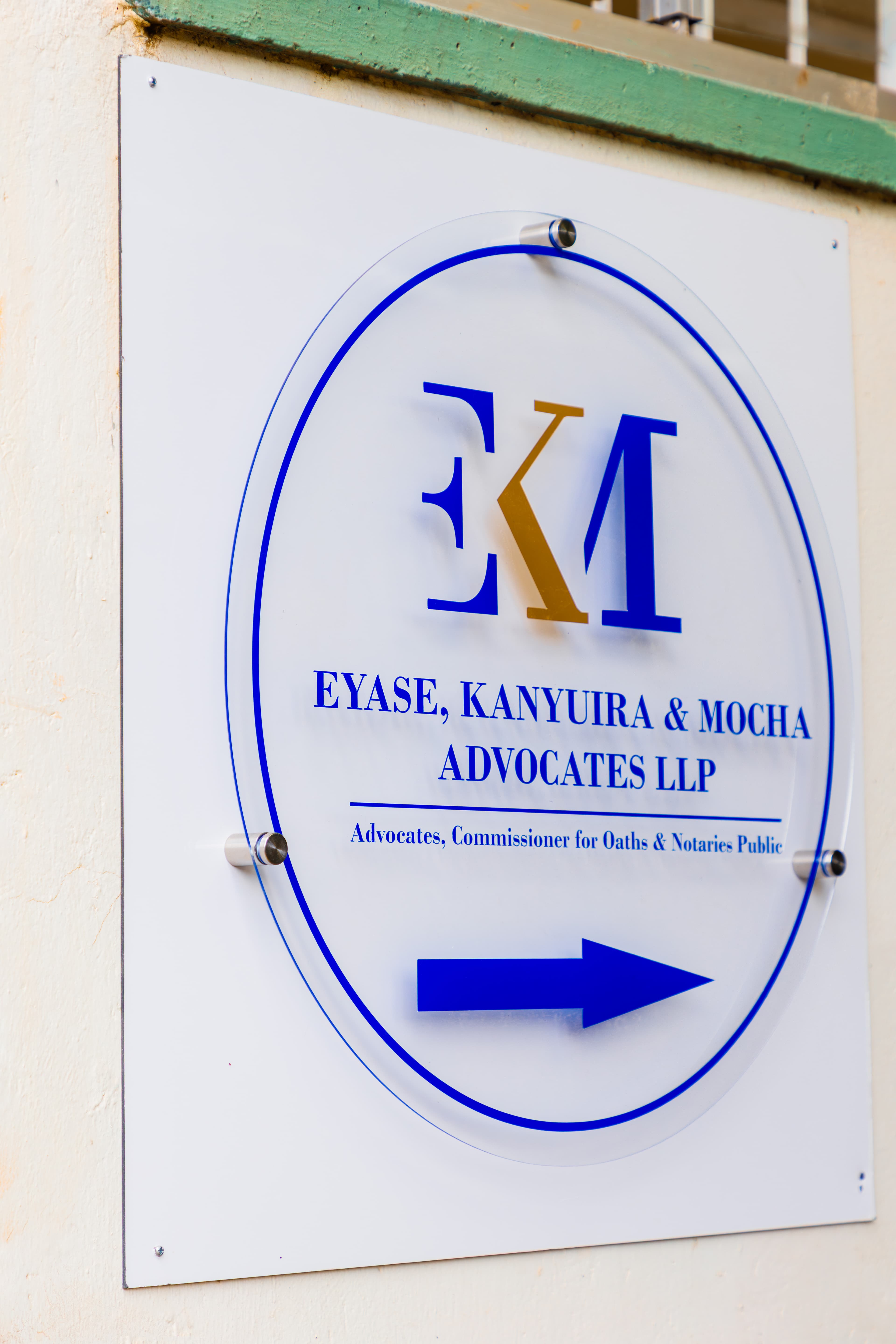 EKM Advocates LLP signage